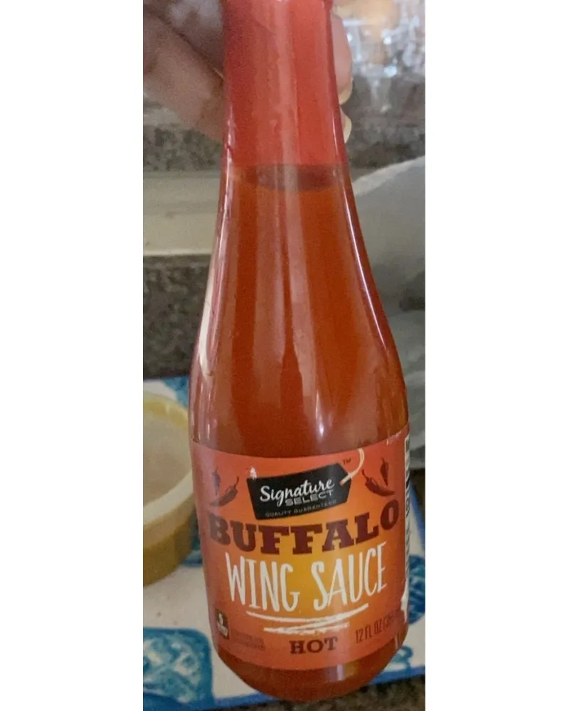 Photo of Hot Buffalo Wing Sauce by Signature Select