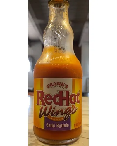 Photo of Garlic Buffalo Wings Sauce by Frank's Redhot