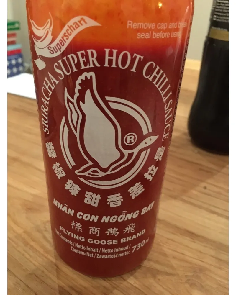 Photo of Sriracha Chilisauce Extra Scharf Flying Goose Rot by Superscharf
