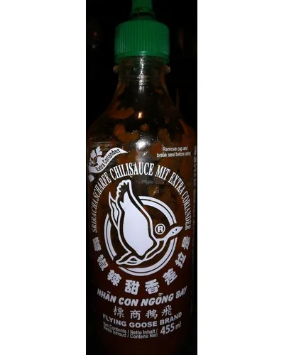 Photo of Spiracha scharfe chilisauce by Flying Goose Brand