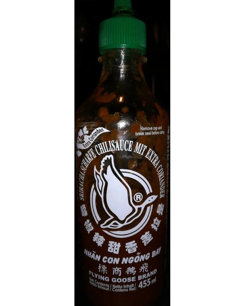 Photo of Spiracha scharfe chilisauce by Flying Goose Brand