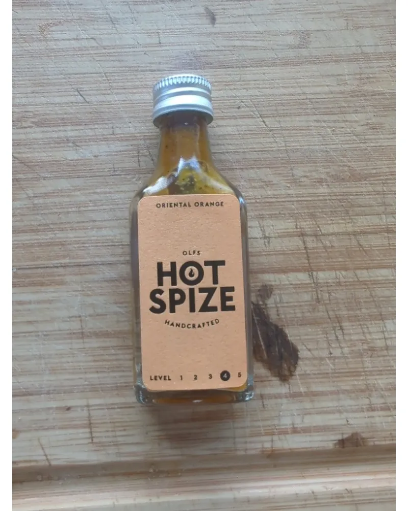 Photo of Olfs Hot Spize »Oriental Orange«. Würzig-aromatische Chilisauce., mittel bis sehr scharf, vegan, glutenfrei. 9, 99 € (Grundpreis 99, 90 € / Liter) by Olf's Hot Spice Handcrafted