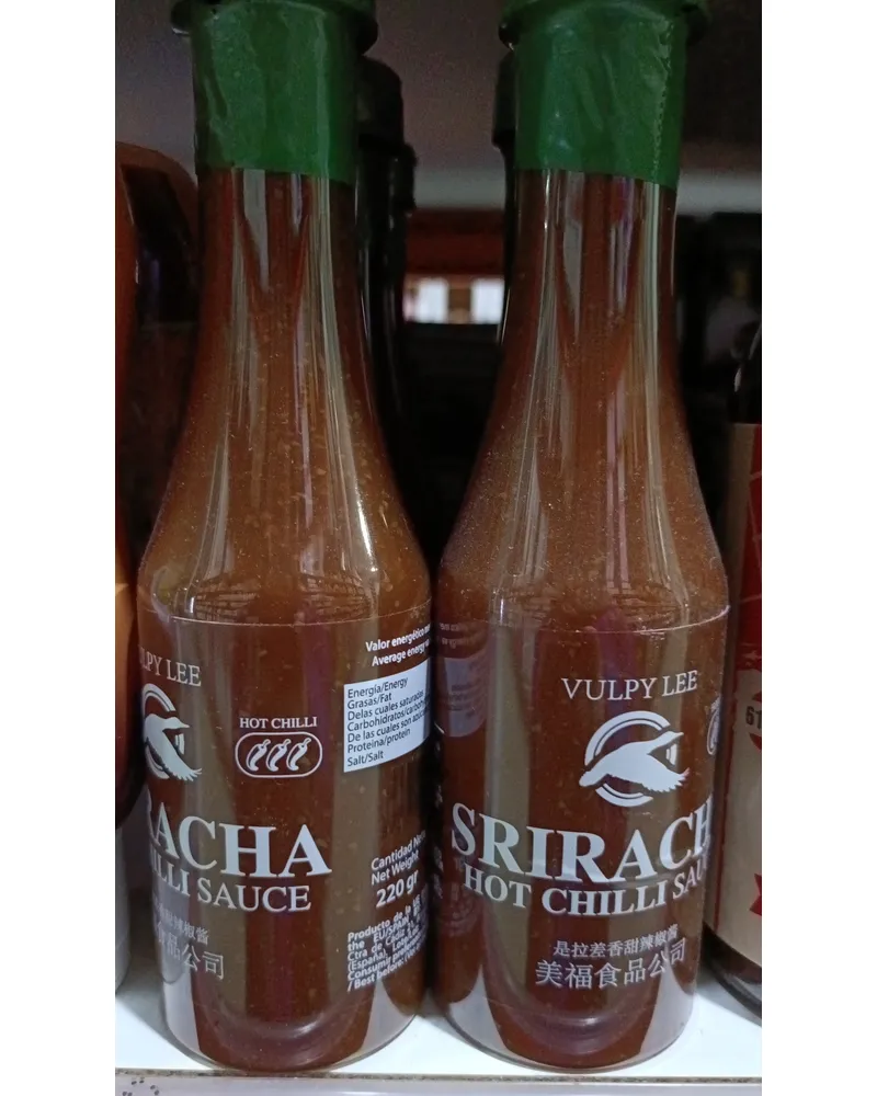 Photo of sriracha hot chilli sauce by vulpy lee