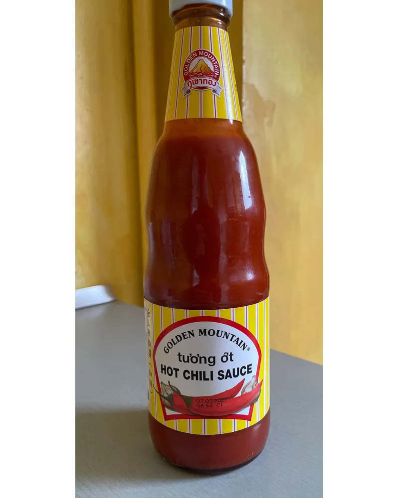Photo of Sauce Aux Piments Forte 680 by Golden Mountain