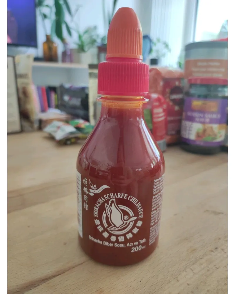 Photo of Sriracha scharfe chilisauce by Flying Goose